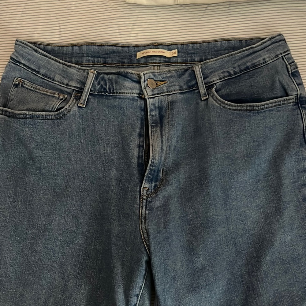 Levi’s 721 High Rise Skinny Jeans
